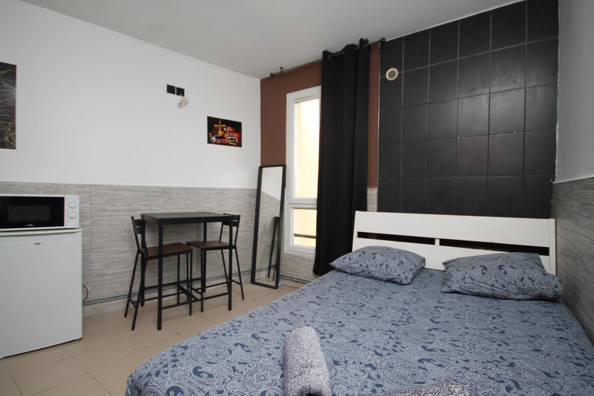 04 - Chambre Avec Lit Double Proche Paris Et Transports Wifi サン＝ドニ エクステリア 写真