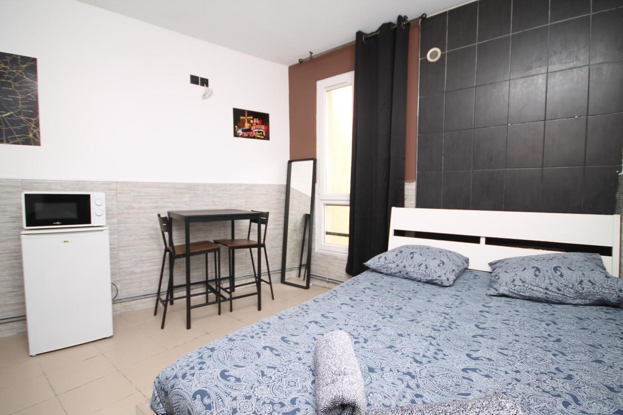 04 - Chambre Avec Lit Double Proche Paris Et Transports Wifi サン＝ドニ エクステリア 写真